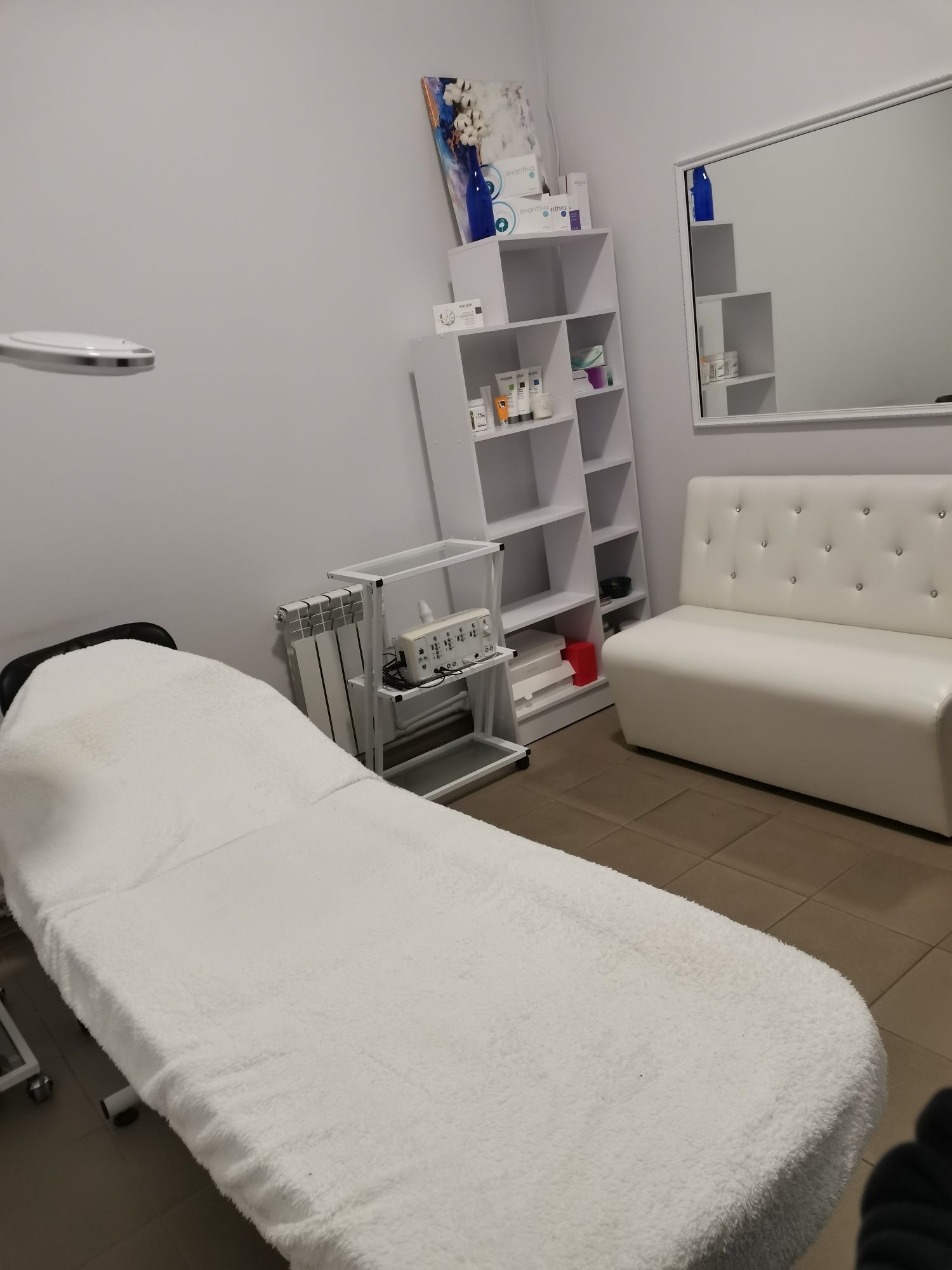 Продажа бизнеса салон краси мебель