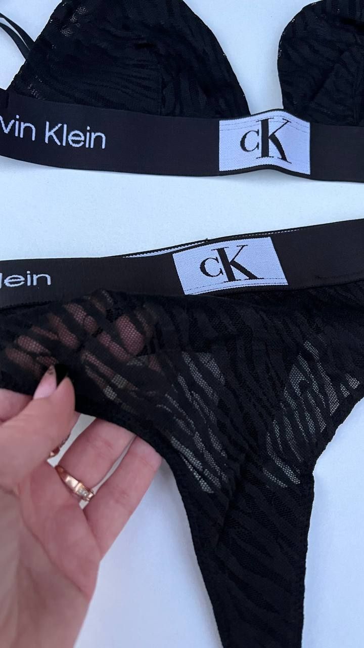 Комплект білизни трусики бюст Calvin Klein