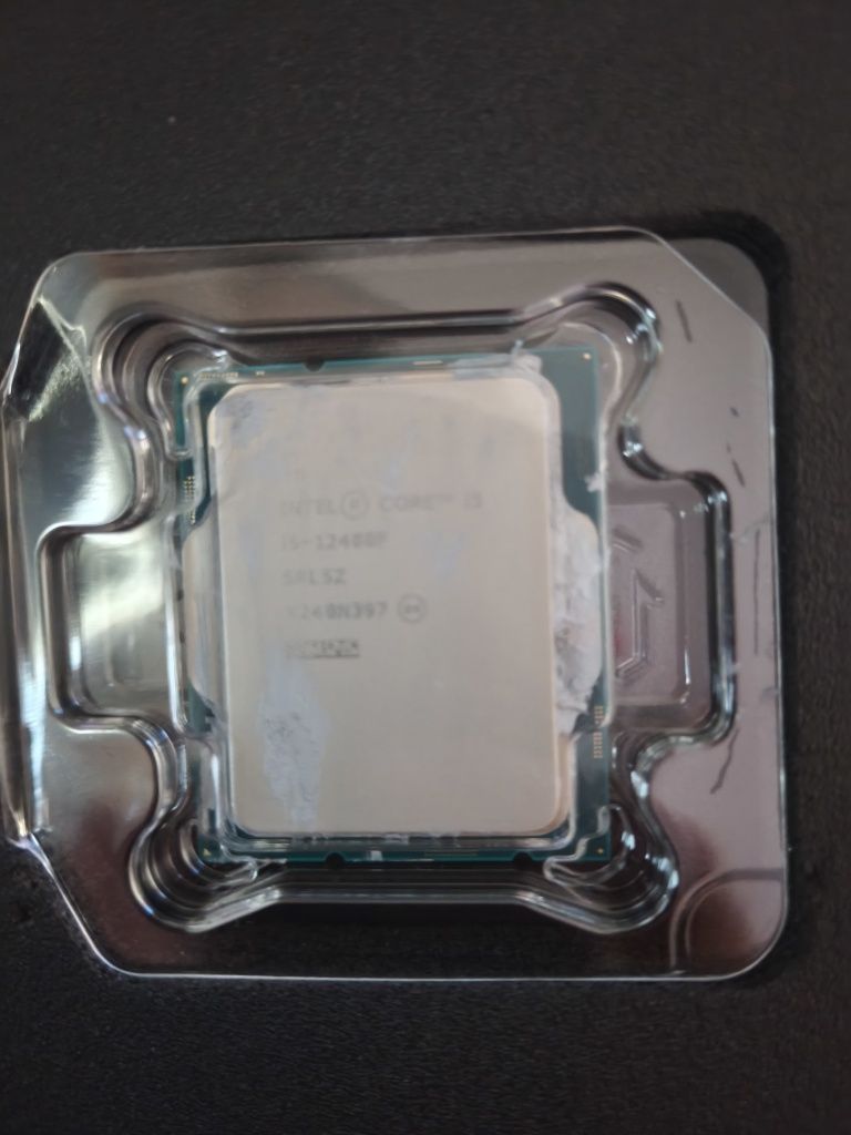 Intel core i5 12400f srl5z x240n397