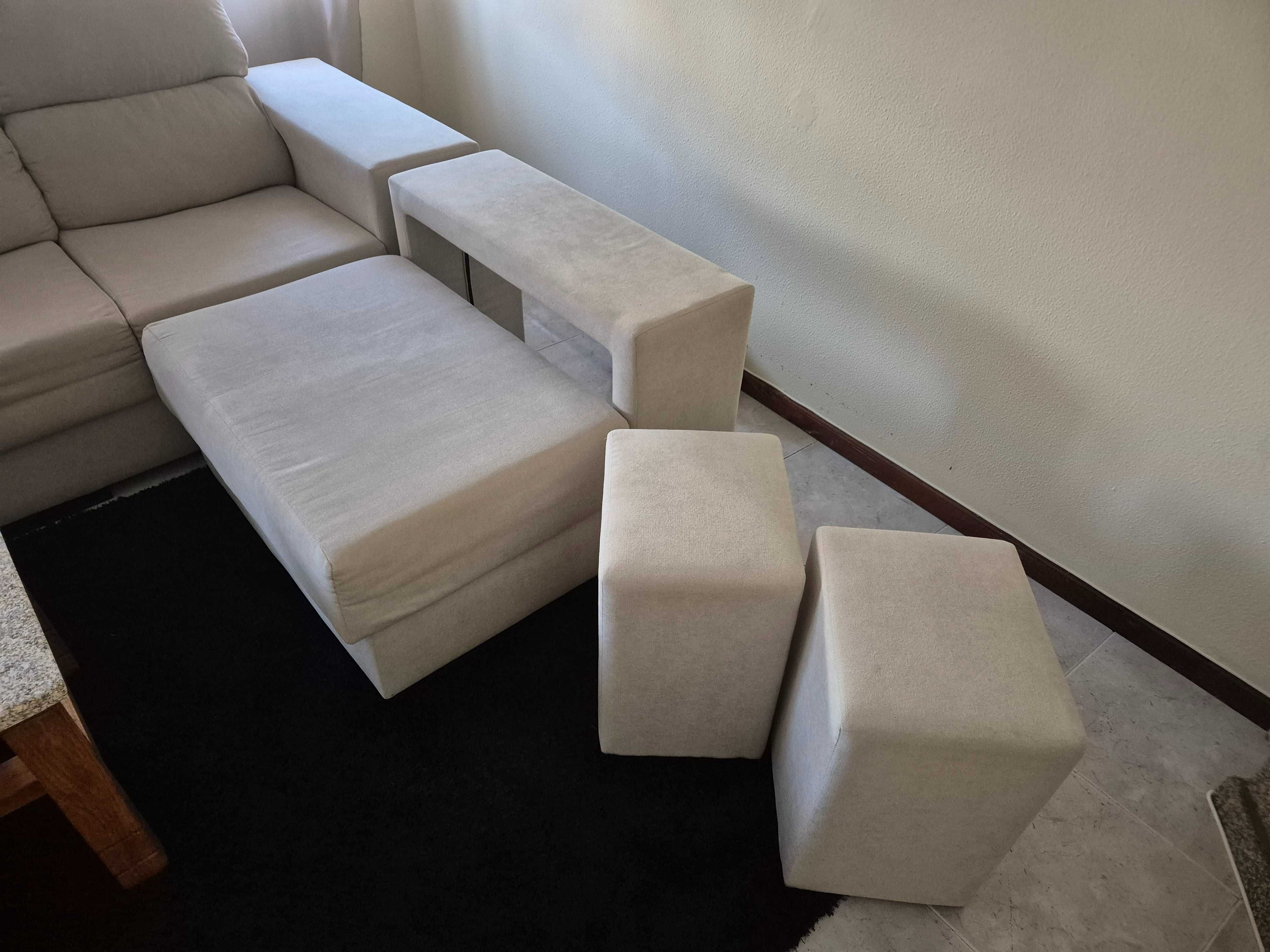 Sofá 2.40 mts, com arrumação e encostos ajustáveis