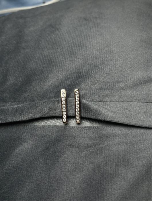 Kolczyki Xuping w złotym  kolorze ze stali chirurgicznej.