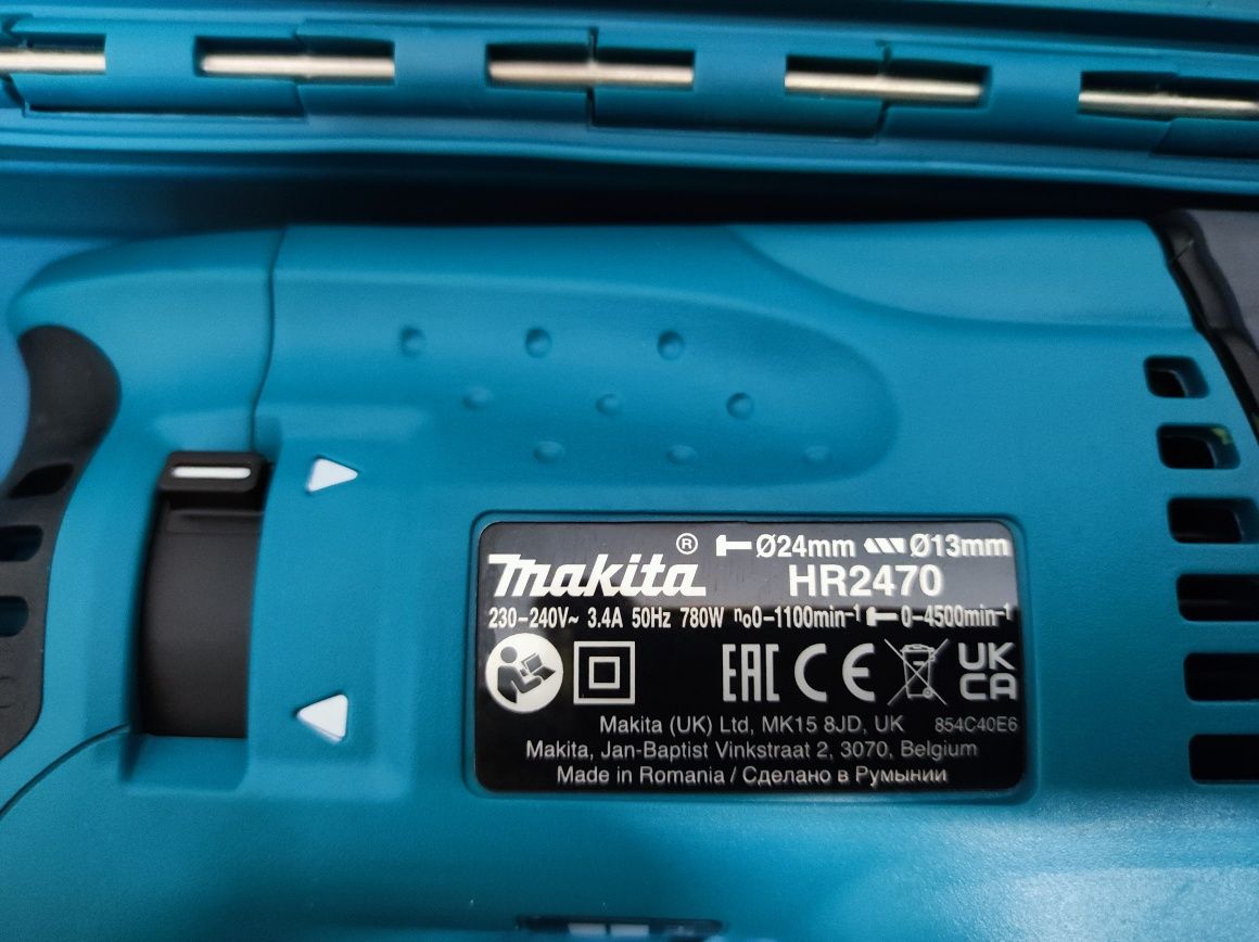 Оригінал новий  перфоратор Makita HR2470