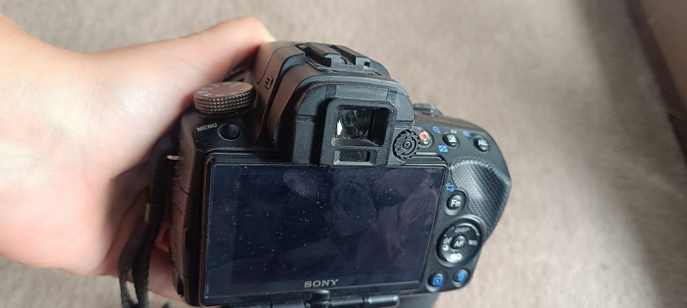 Zestaw aparat + obiektyw – Sony Alpha A33 + Sigma 70-300mm