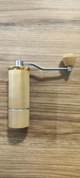 Młynek do kawy ręczny XEOLEO złoty g450 coffee grinder