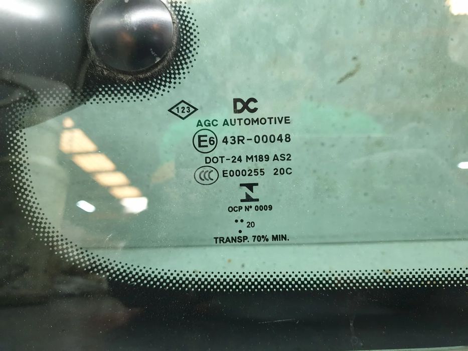 Vidro porta trás direito RENAULT Twingo III (BCM_)