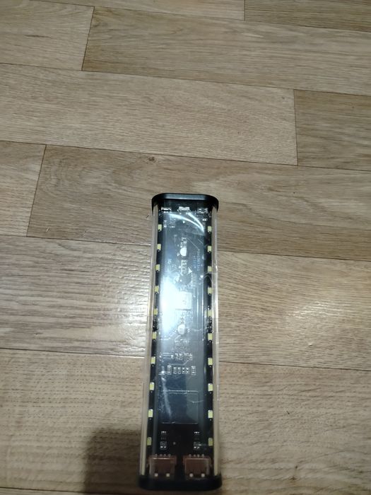 Павербанк із ліхтариком