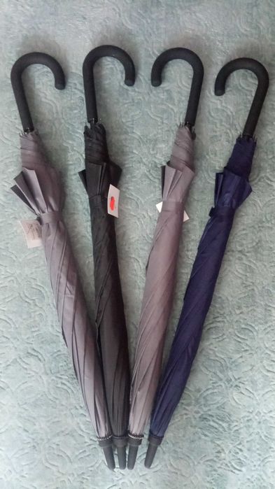 Sprzedaję niemieckie parasole.