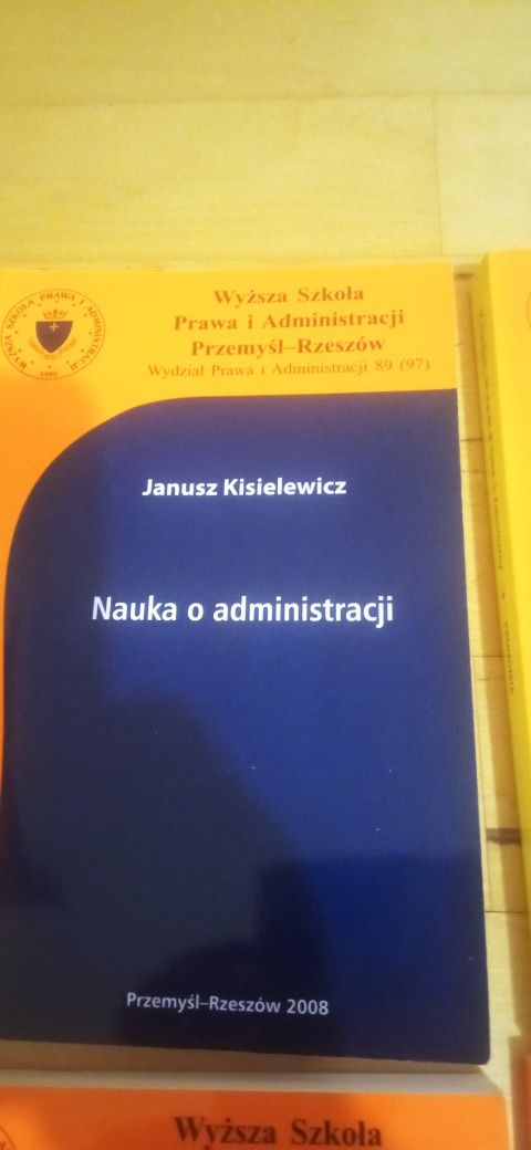 Zestaw książek do prawa administracyjnego Rzeszów WSPiA 8 egz