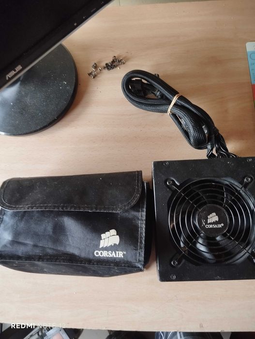 Fonte de Alimentaçâol AX750