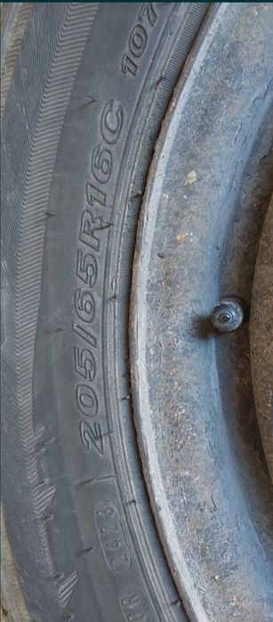 Sprzedam opony zimowe