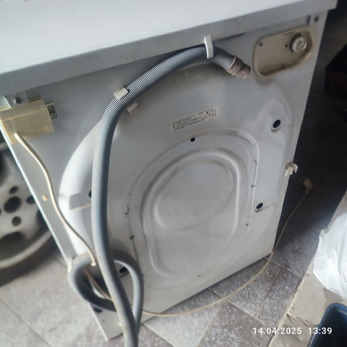 Стиральная машинка. Indesit iwsb 5085 под ремонт или на запчасти.
