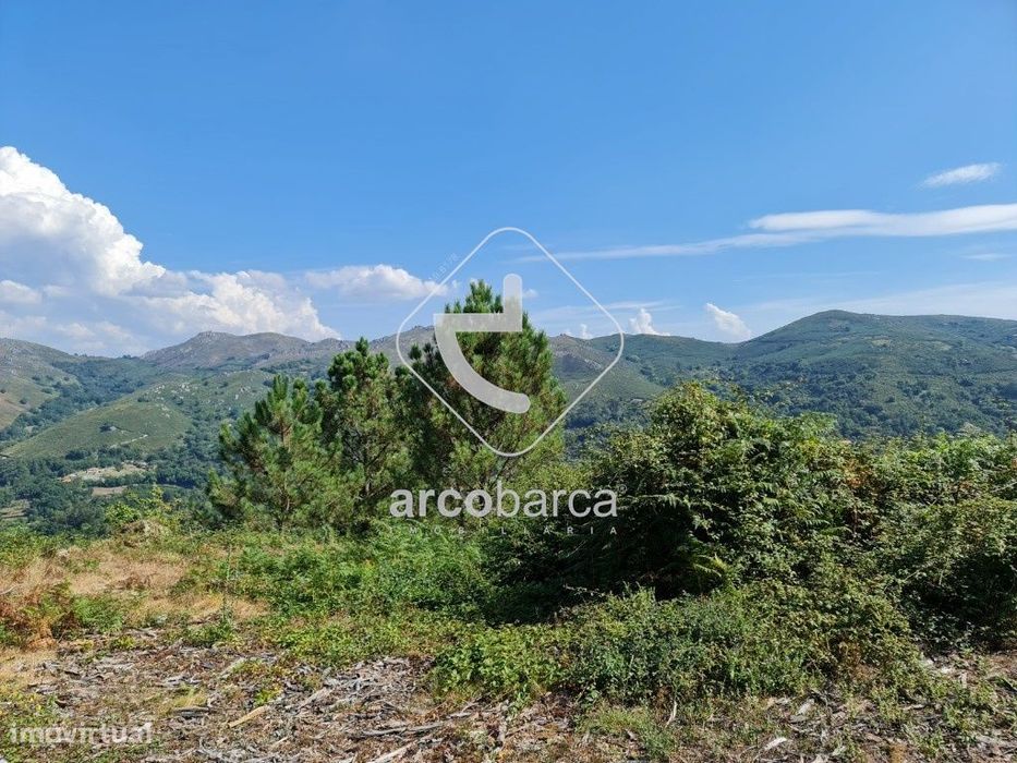 Terreno em zona de construção - Azias, Ponte da Barca