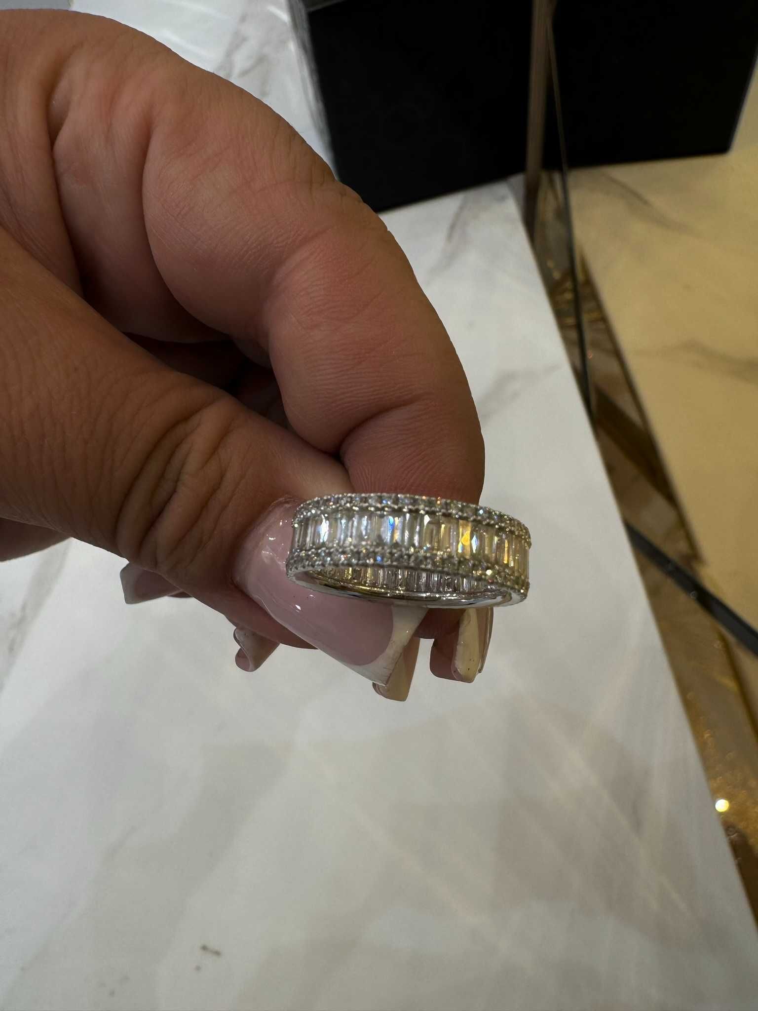 Obrączka z diamentami naturalnymi 1.94 CT Infinity bagiety