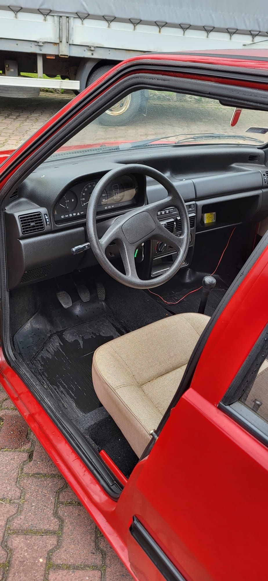 Fiat Uno 1993r    40 tys km przebiegu  Spód auta zdrowy .