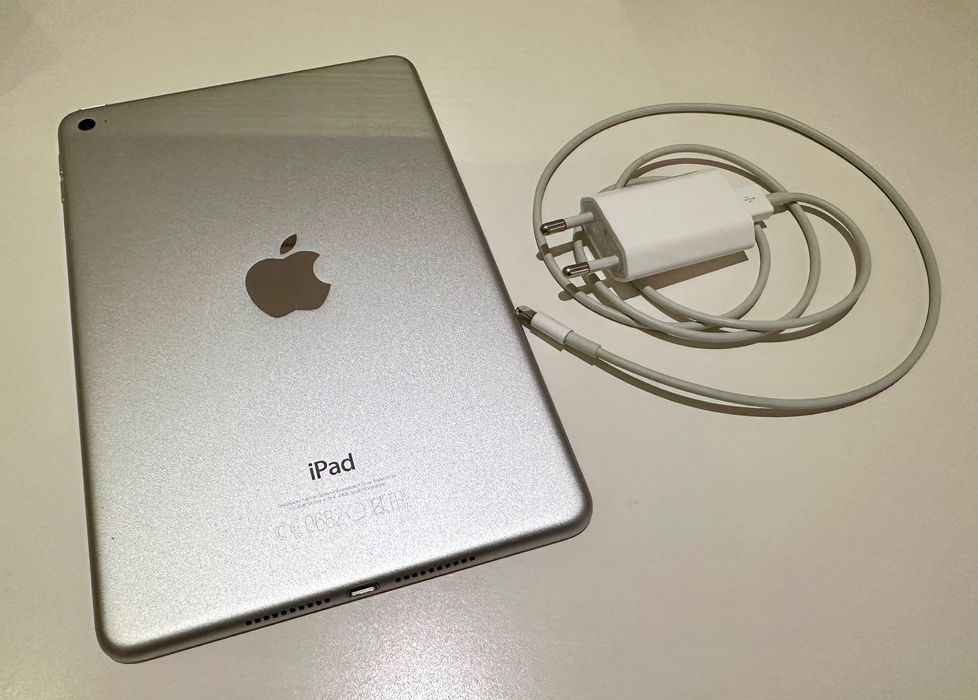 Apple iPad Mini 4