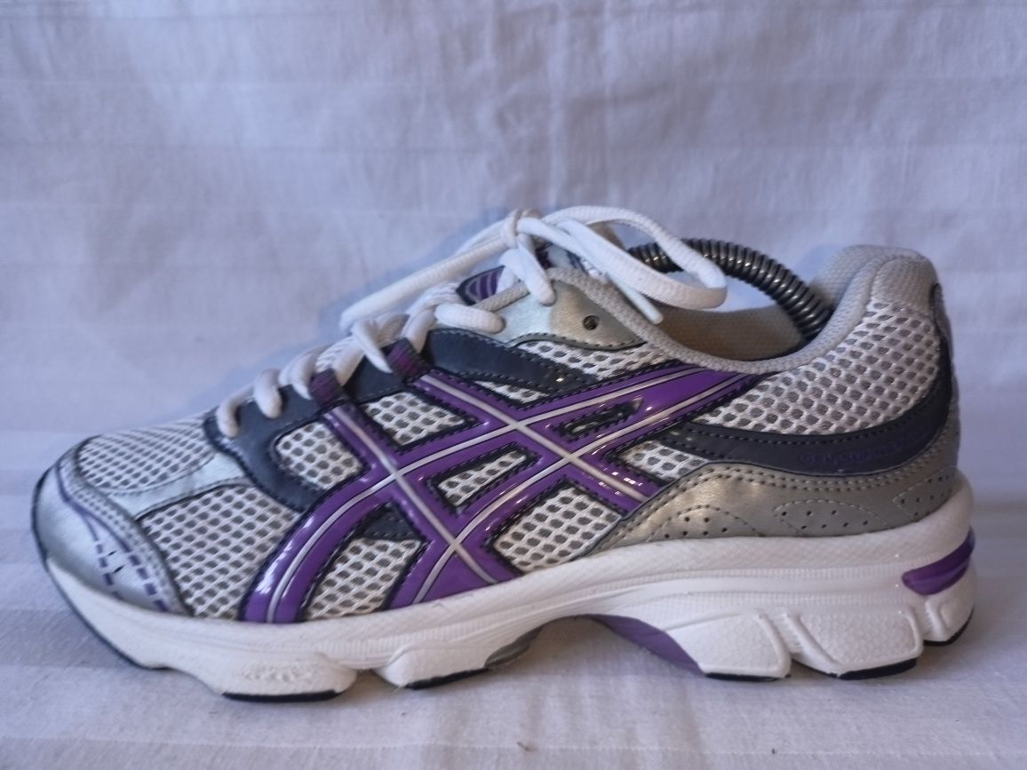 Asics Gel roz. 39 - dł. wkł. 24,5 cm