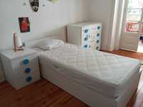 Quarto de criança completo = cama dupla - mesa de cabeceira - cómoda