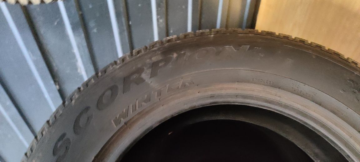 Opony Pirelli 215x65x17 scorpion