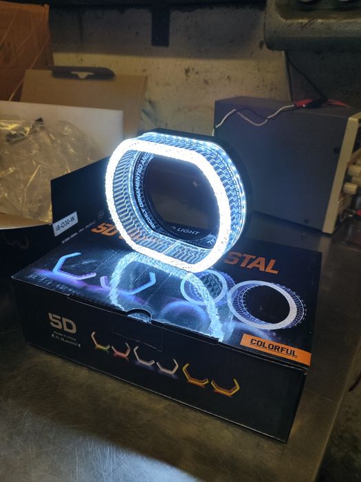 Маска для лінз 2.5-3.0 дюйма з ангельськими оченятами 5D RGB
