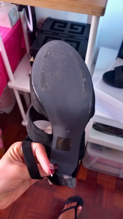 Sandalia alta em bom estado