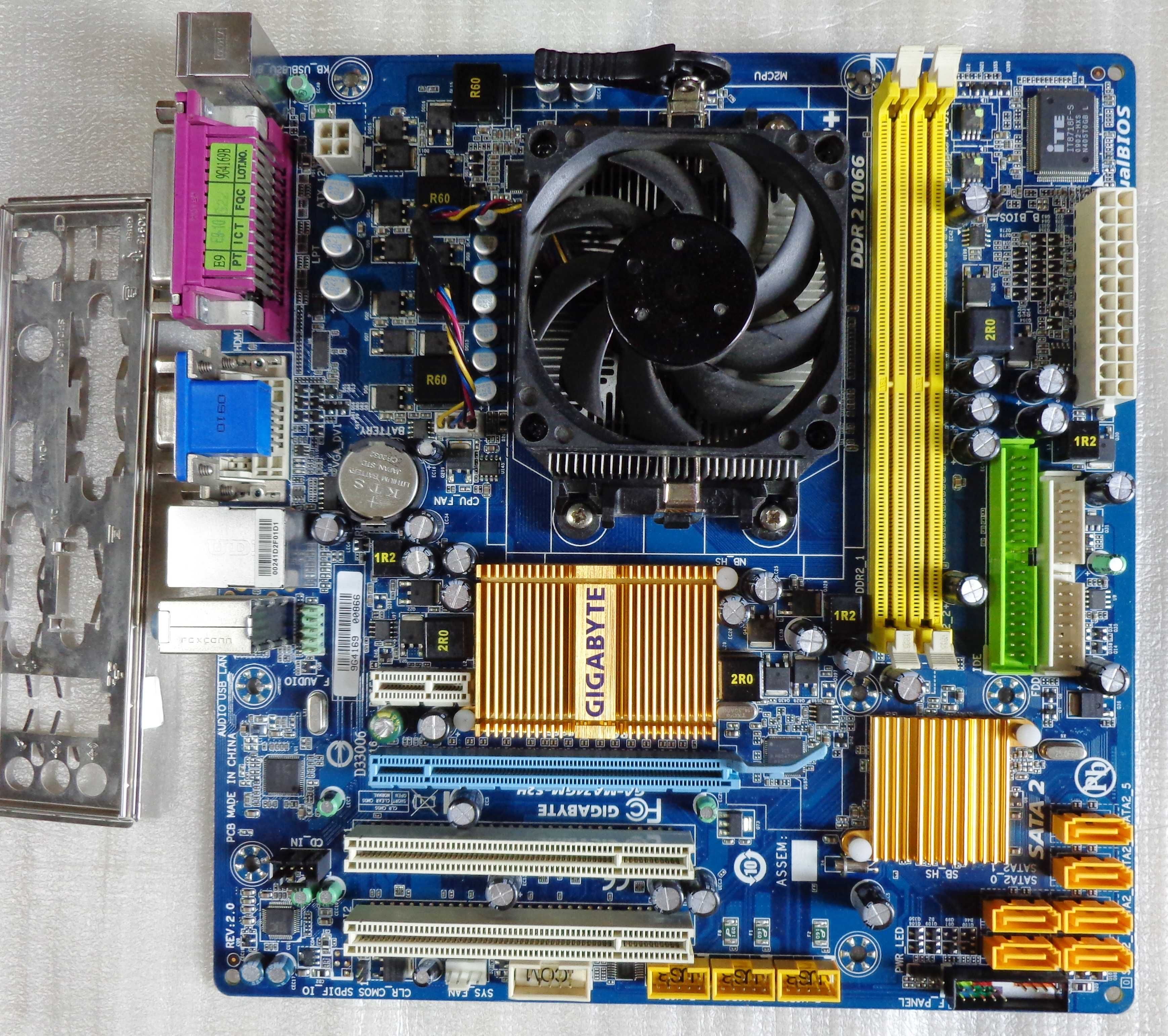 Комплект  2 -ядра AMD Athlon II X2  250 /Gigabyte GA-MA74GM-S2H (DDR2)