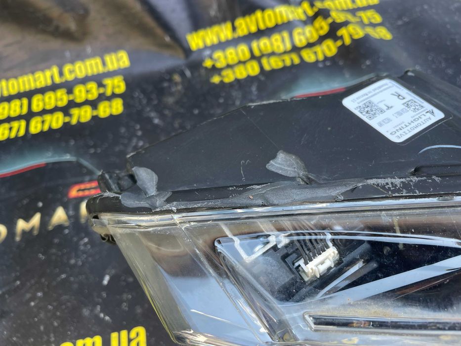 Фара протитуманна права Tesla S Plaid протитуманка Tesla 1649248-00-C
