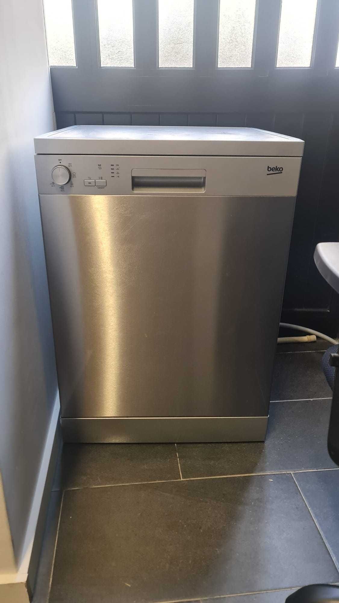 Máquina lavar louça Beko INOX