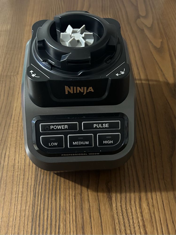 Професійний блендер Ninja professional blender 1000