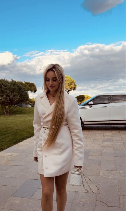 Розова сукня-піджак з відкритою спинкою