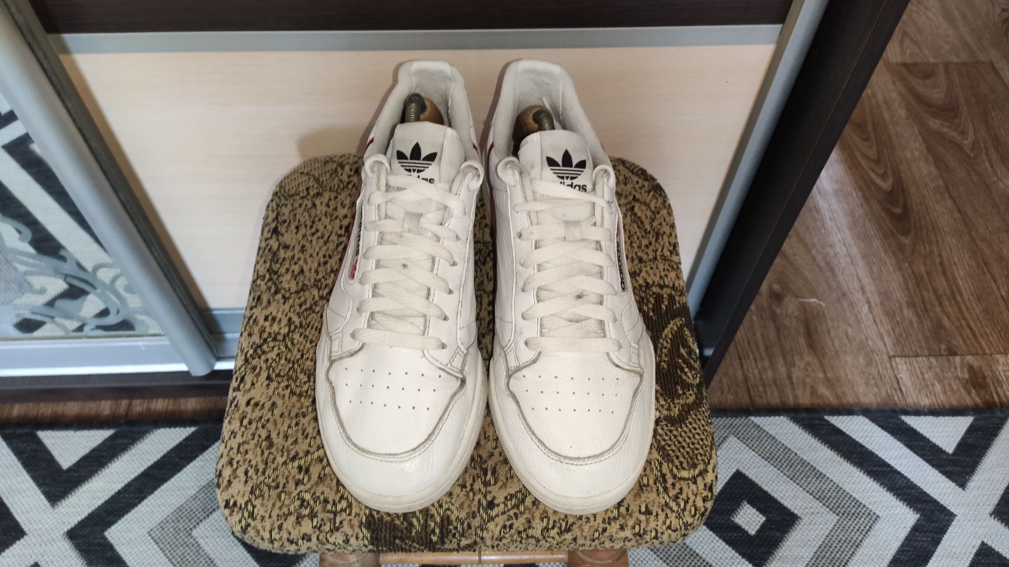 Продам кеди Adidas Continental 80