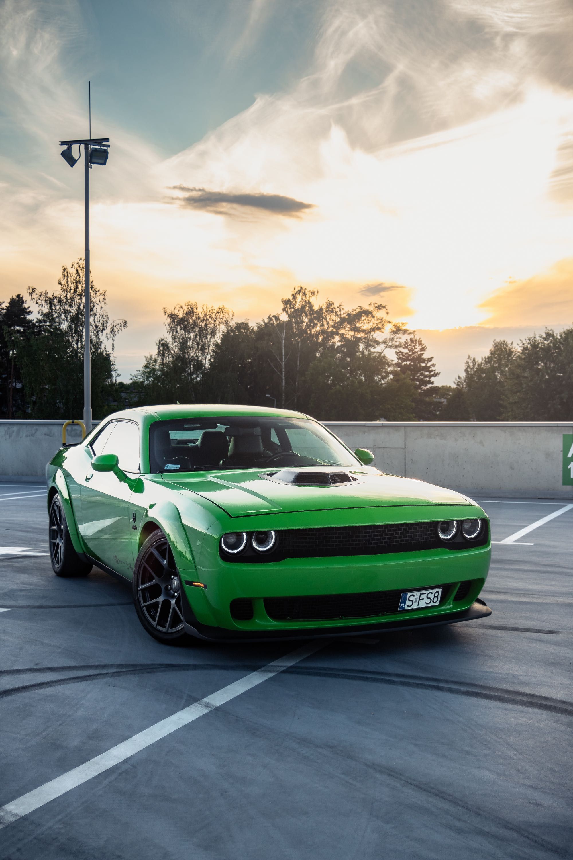 Wynajem Dodge Challenger Shaker Widebody 6.4L V8 HEMI bez kaucji