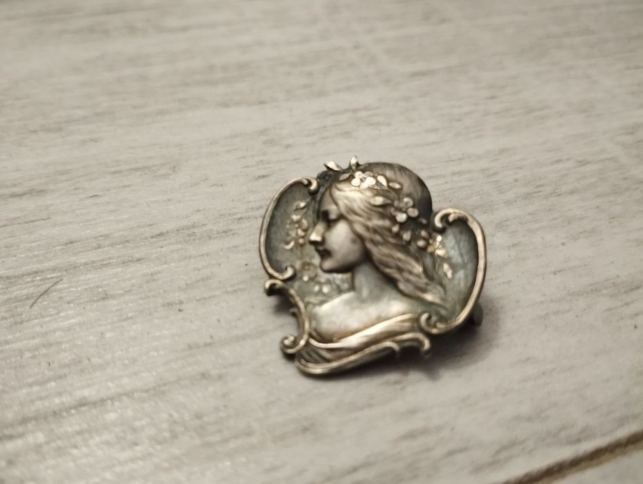Piękna srebrna broszka secesyjna 8.29gram srebrna