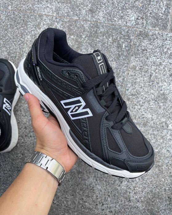 Топові кросівки New Balance Nike Salomon Asics Adidas