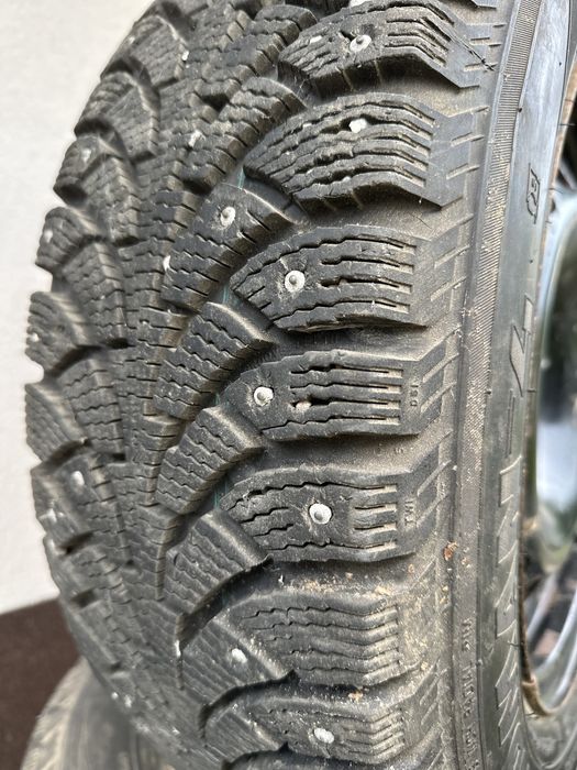 Зимові шини Nokian Nordman 4, 195/65R15 (з дисками, розболтовка 5х110)