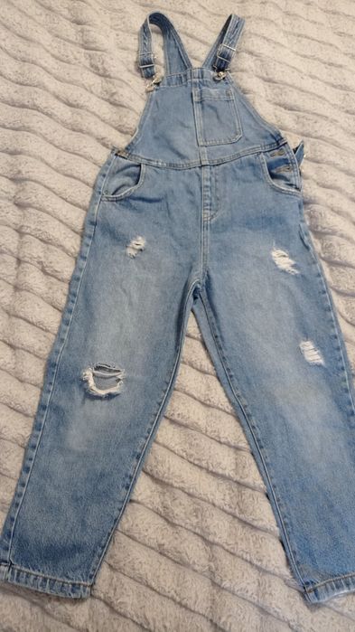 Джинсовый комбинезон