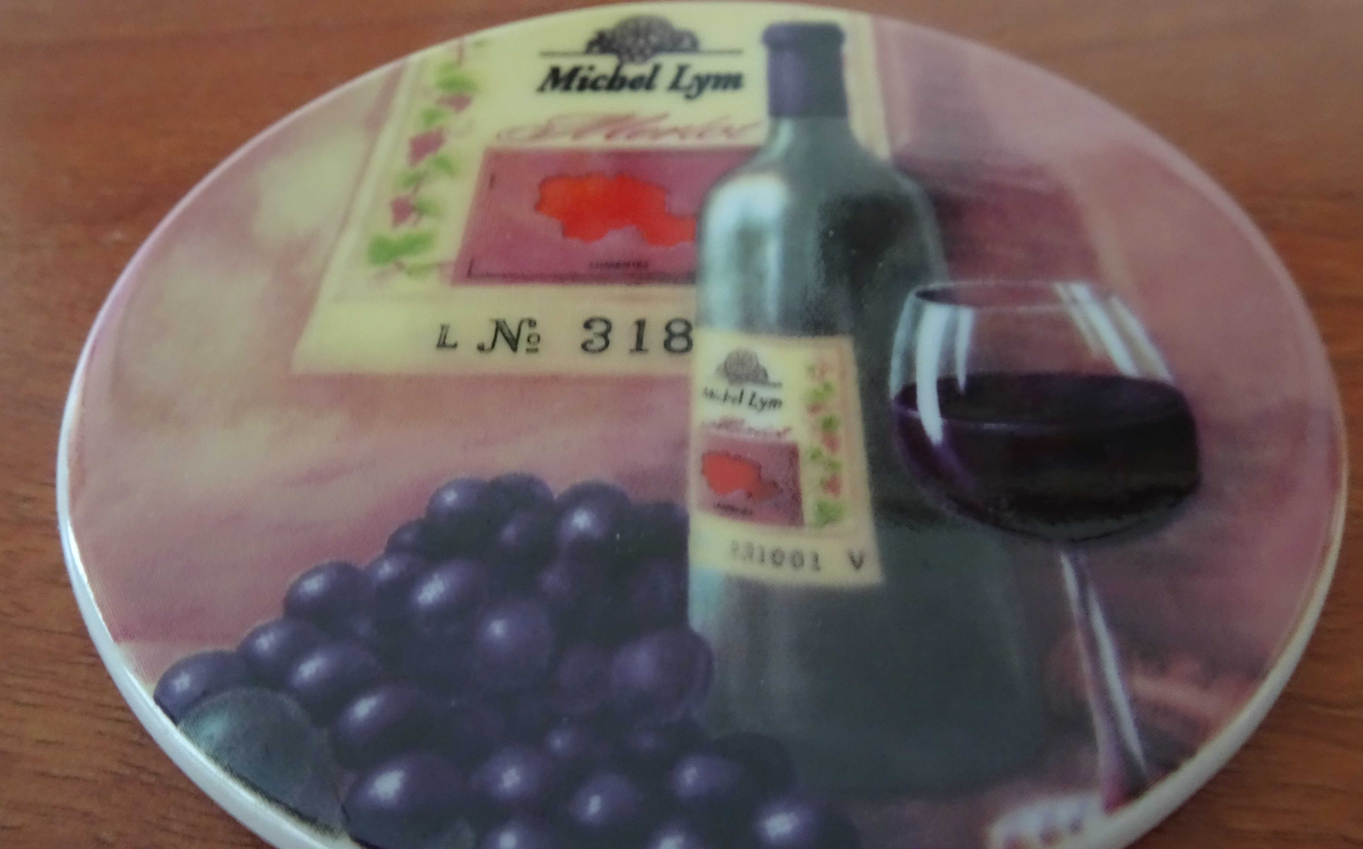 Bases de Copos Para Vinho em Porcelana Almofadados na Base (10 cm)