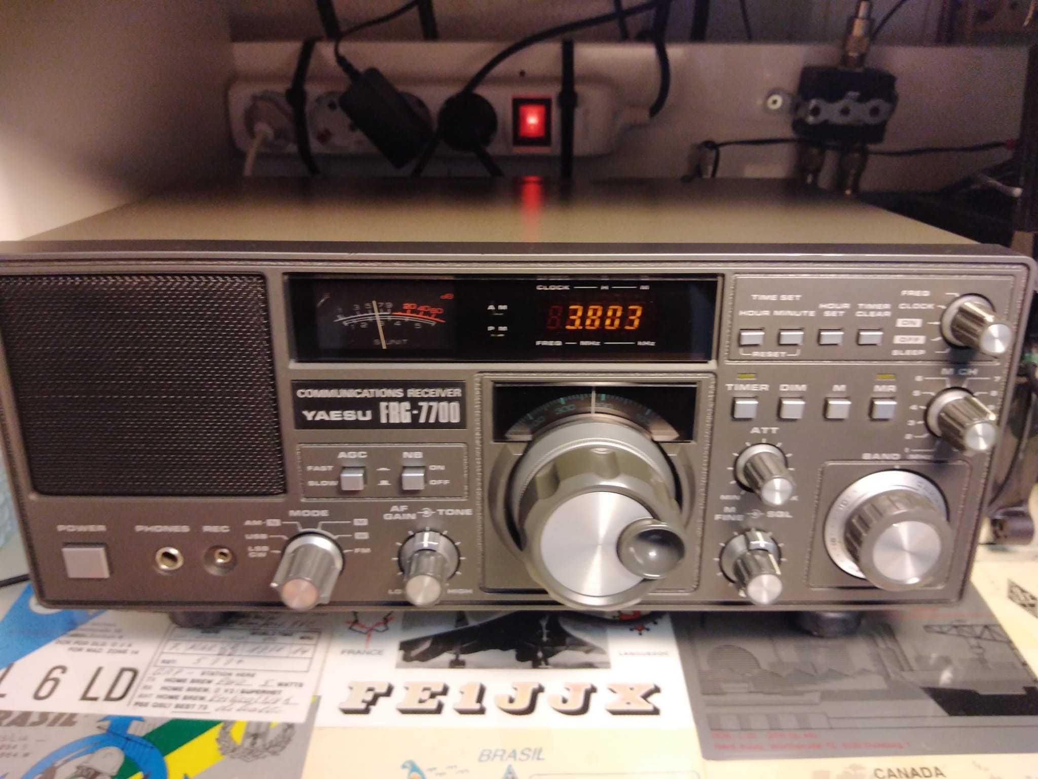 Receptor Yaesu FRG 7700