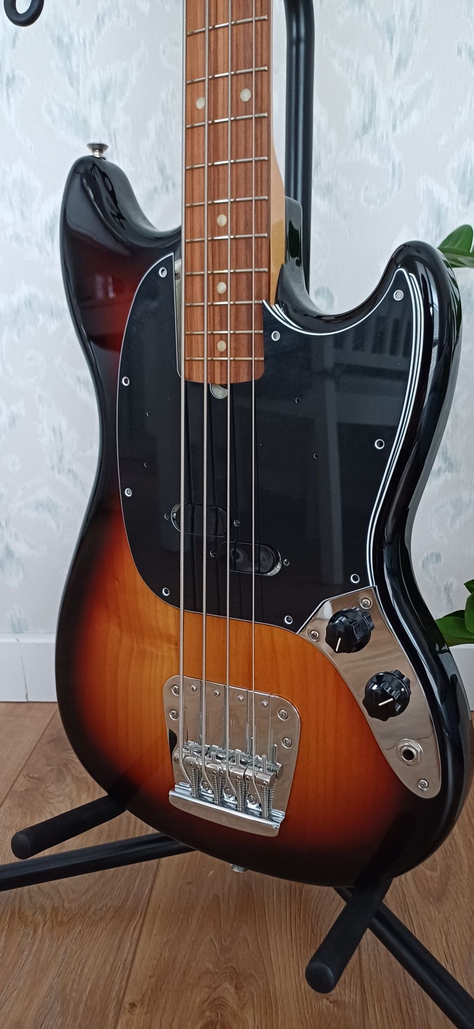 Fender Vintera 60s Mustang Bass 75th Anniversary