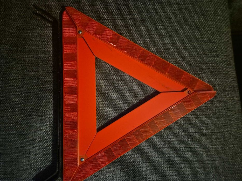 Trójkąt ostrzegawczy plus apteczka