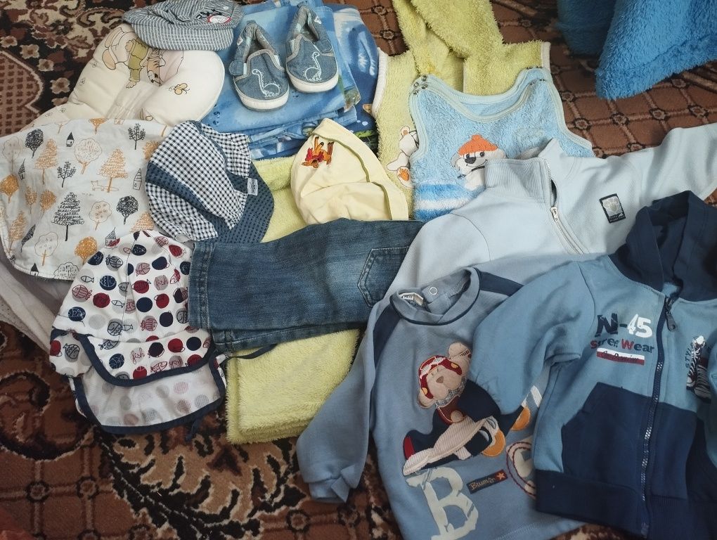 Одяг на хлопчика И комплекти постільної