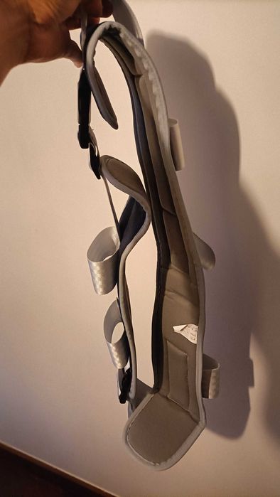 Cinto de transferência com pegas e fecho rápido.