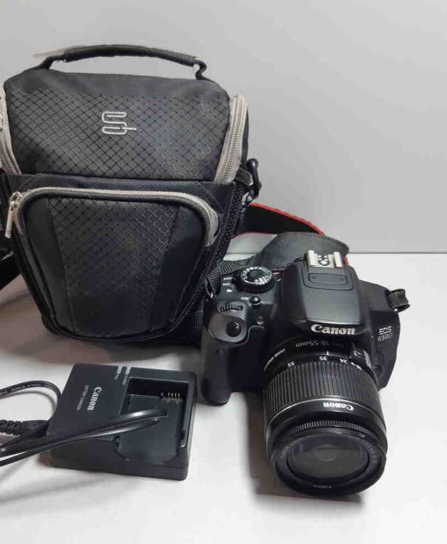 Зеркальный фотоаппарат Canon EOS 650D Kit