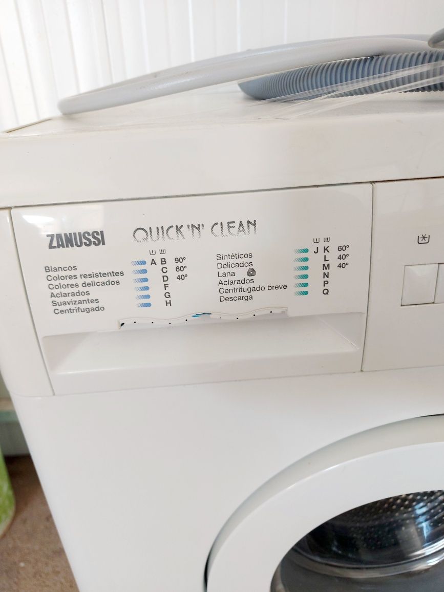 Máquina lavar roupa Zanussi