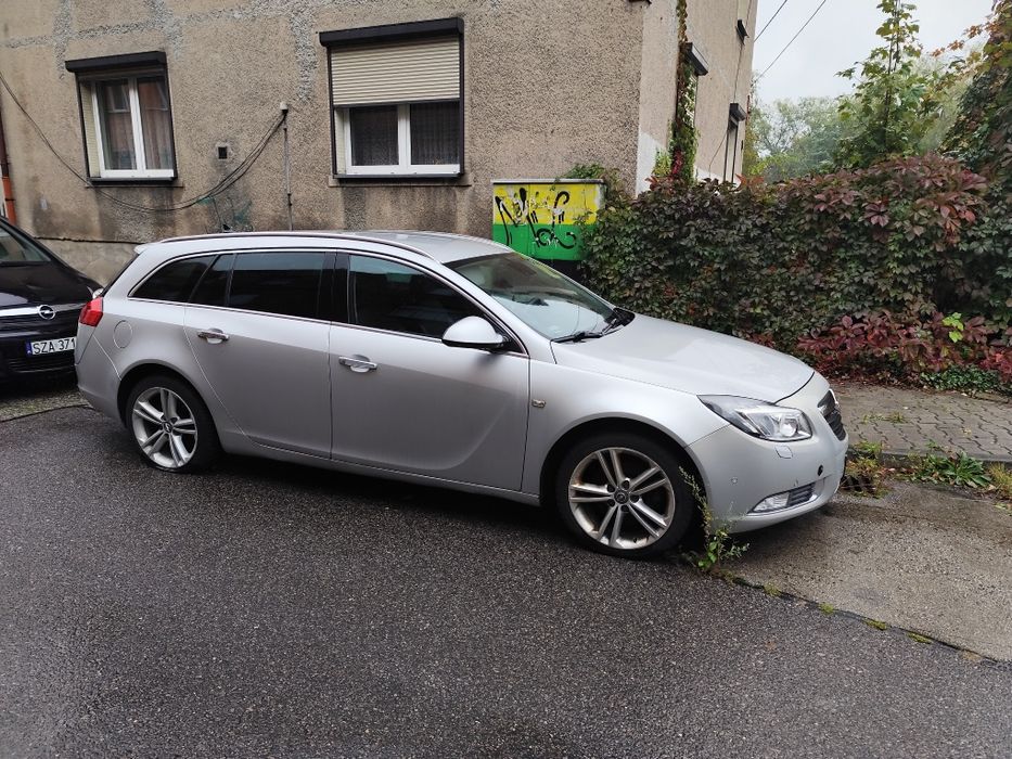 Opel Insignia a uszkodzony