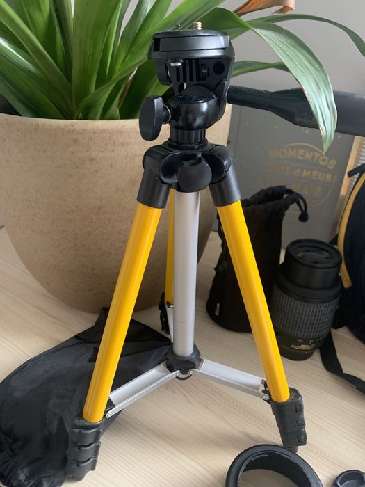 Camâra Nikon d3100 como nova + carregador + mochila + objetivas