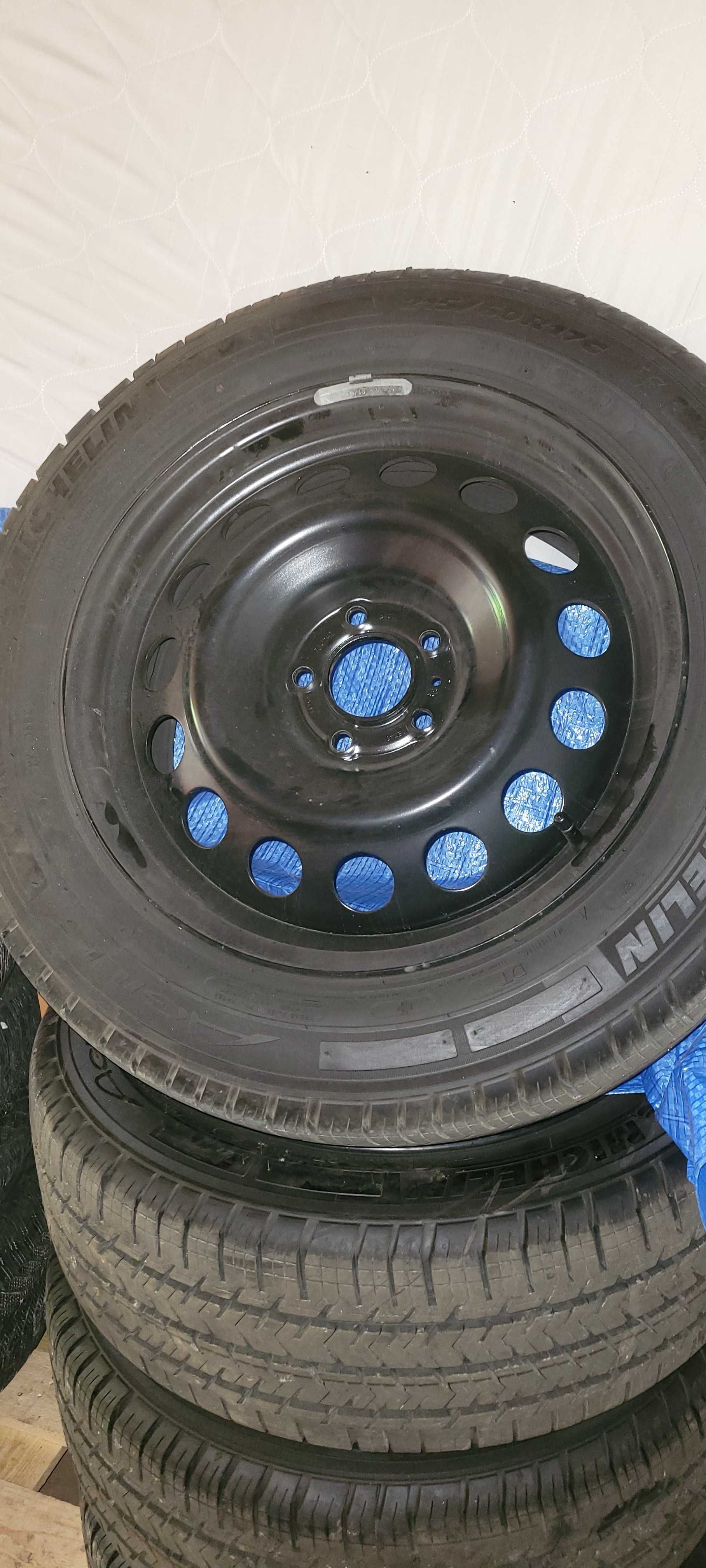 Opony 215.60.17c michelin Agilis z felgami stalowymi nowe