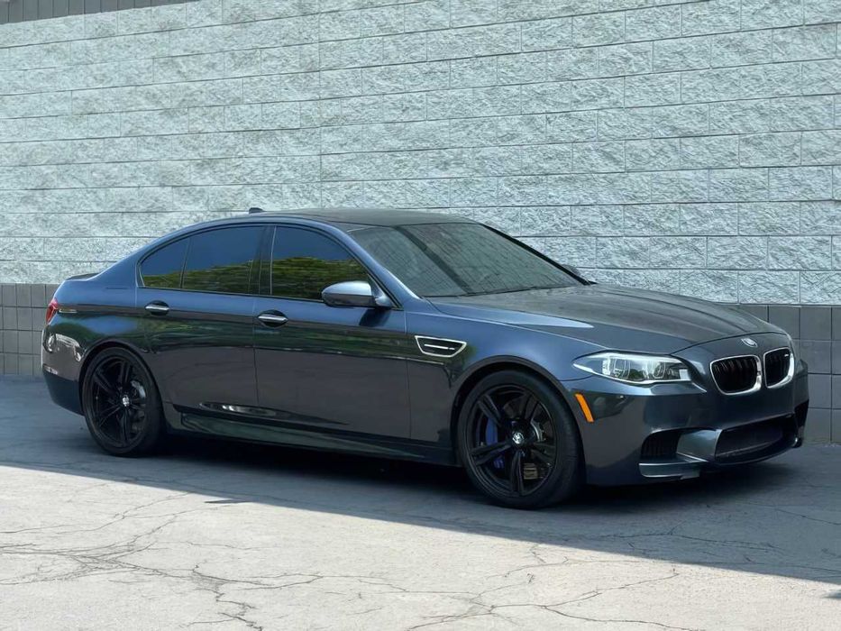 BMW M5      2016
