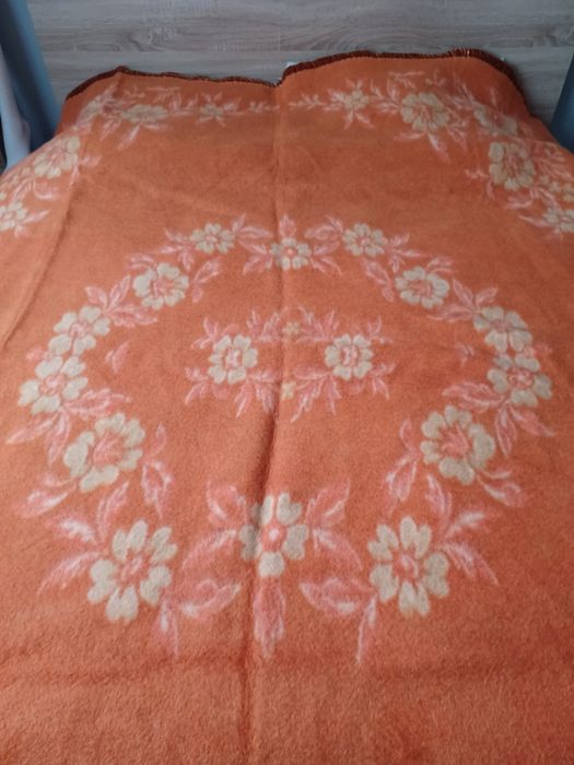 Duży wełniany koc narzuta 220*260 w stylu Prl