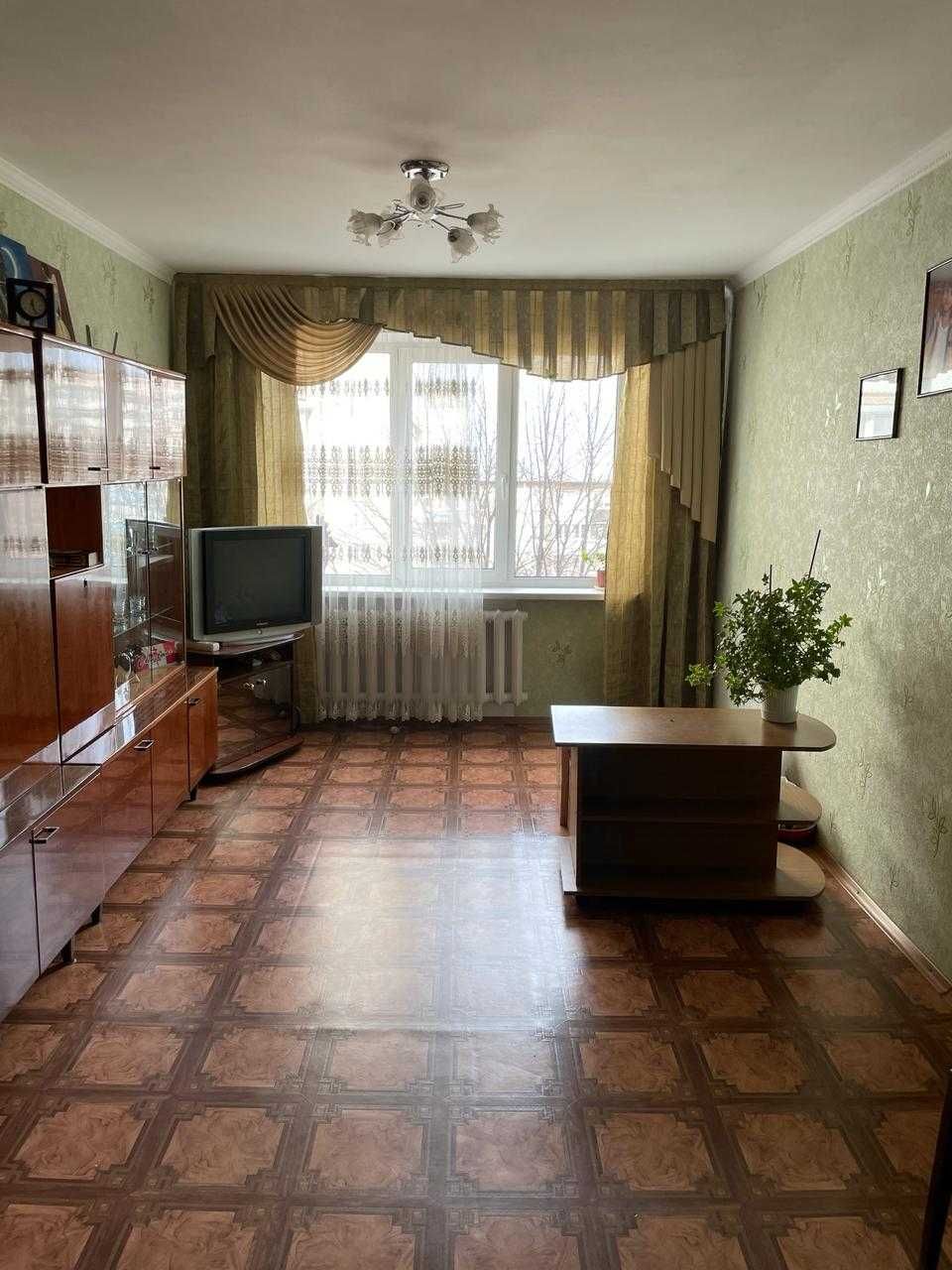 Продам 3- х кімнатну квартиру по вулиці Нарбутівська від власника