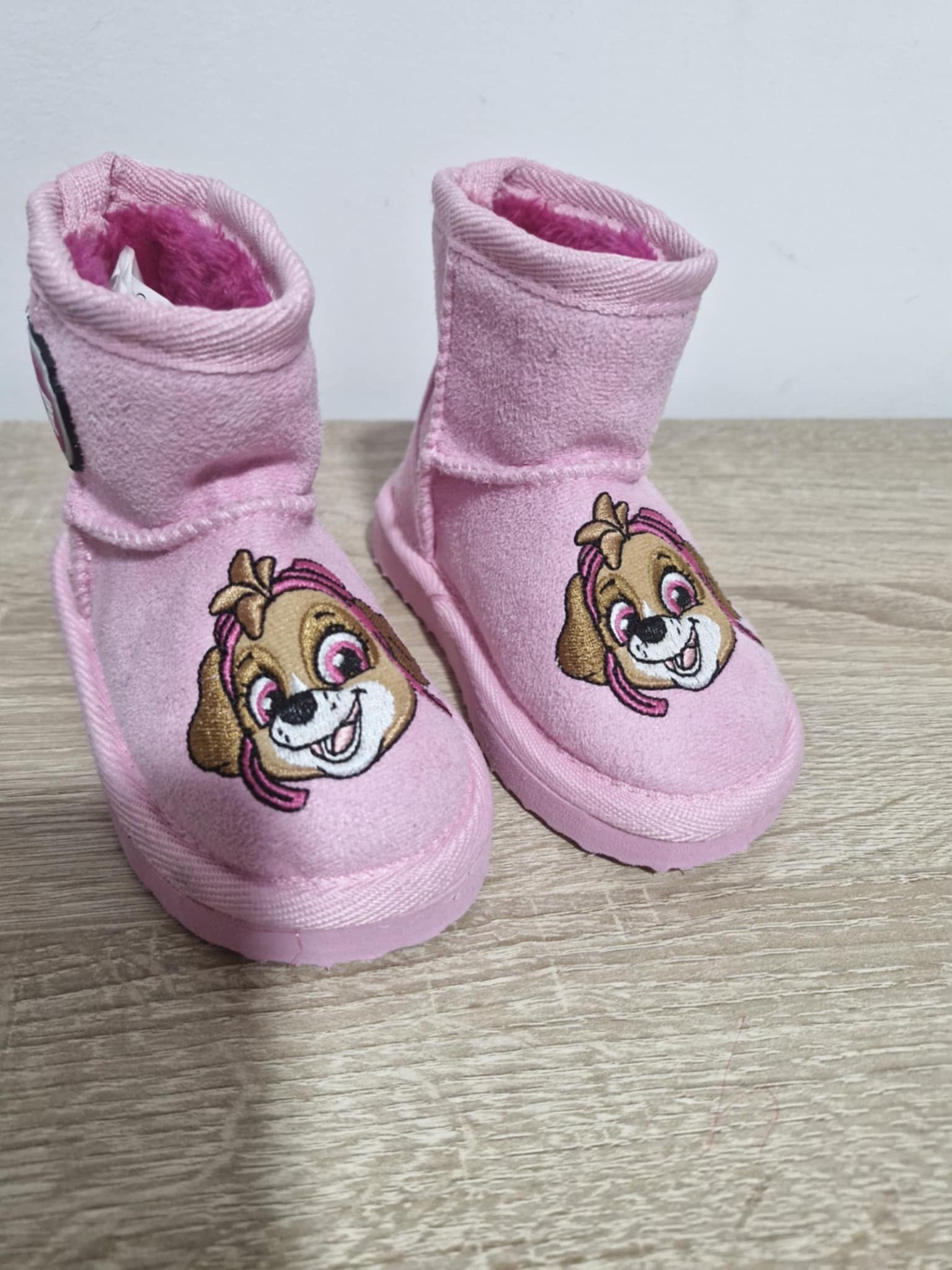 Vendo botas de pêlo (Criança)